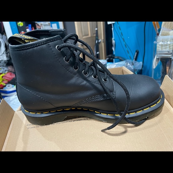 Dr martens nappa 101 LEATHER ANKLE BOOTS SZ US women 8, US men 7,Eu39, UK6 - Picture 4 of 7